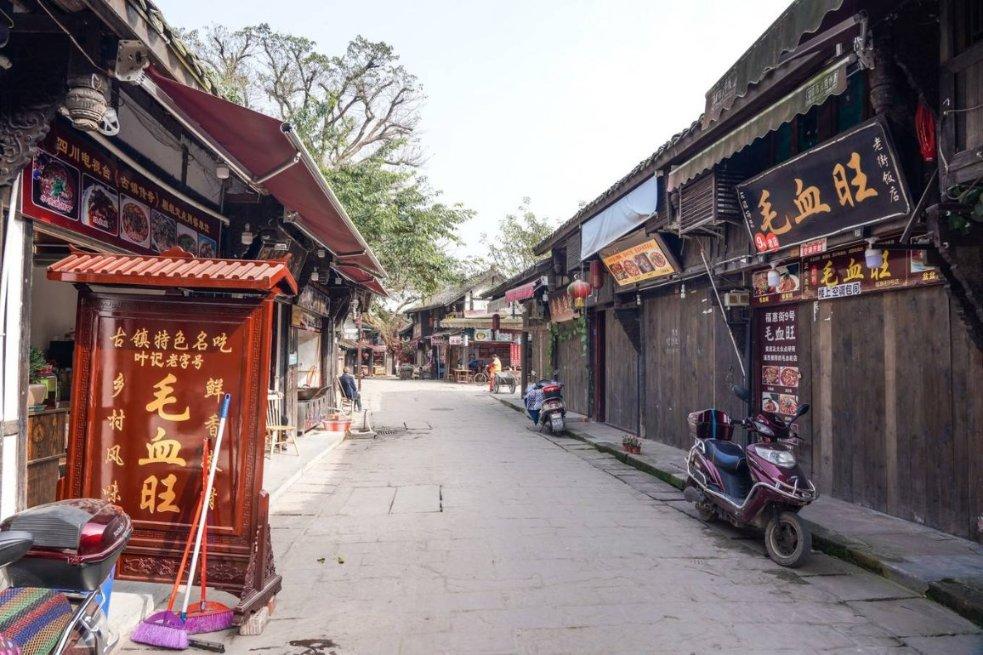 很多人每天早上去晨跑，究竟为什么坚持晨跑呢？游戏画面